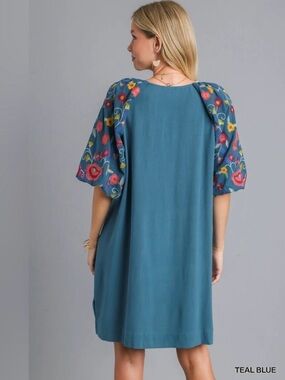 🩷 NWT Umgee dress linen cotton embroidered Blue
